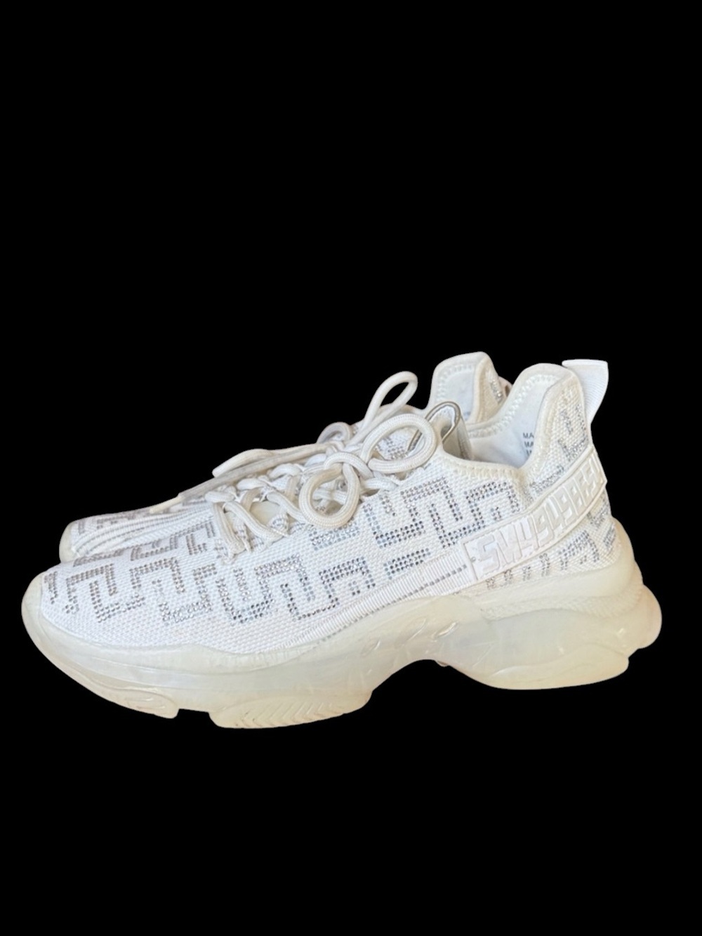 STEVE MADDEN MAXIMA Lady size 8 preowned very good condition, white and silver